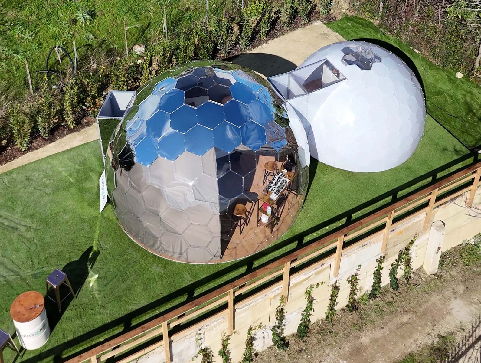 Le bolle collegate viste dall’alto: camera specchiata e bolla bagno